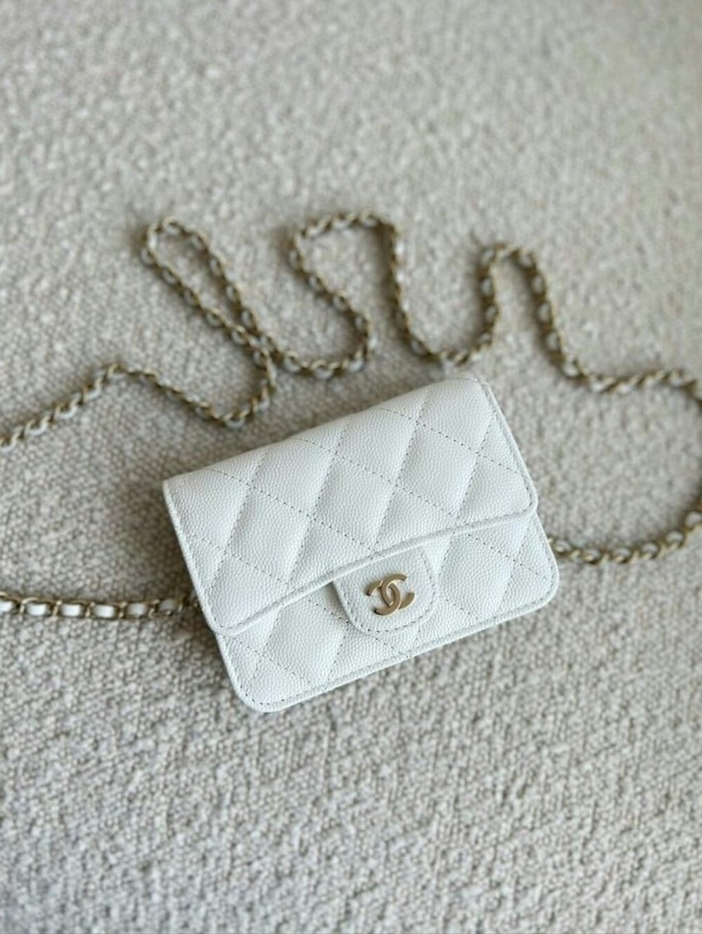 White Quilted Leather Chain Crossbody Wallet Mini Handbag Luxury Designer Style - Picture 2 of 4